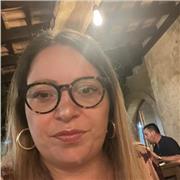 Laureata in giurisprudenza e docente A046